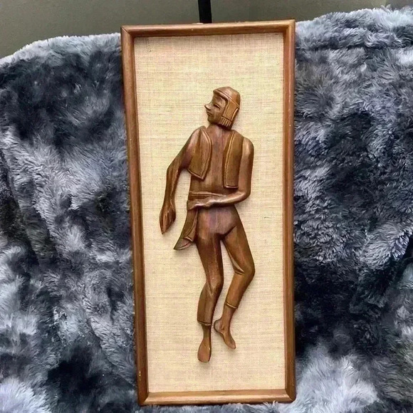 Vintage Mid Century Teak and Burlap Wall Hangings of a man - Picture 10 of 12